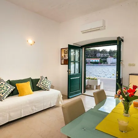 Apartment Lejla Povlja (Brac)